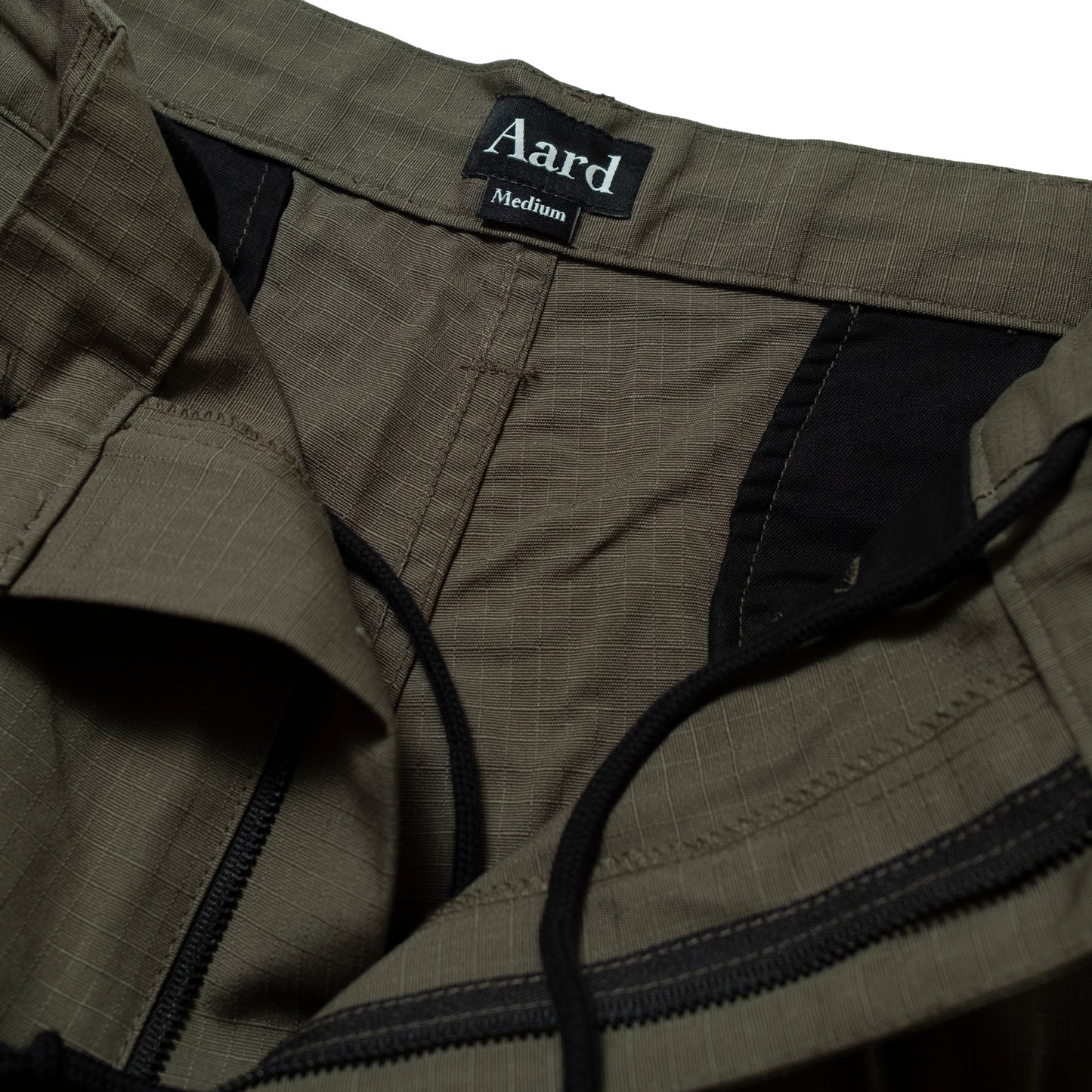 Aard Tokyo Label Field Short Olive